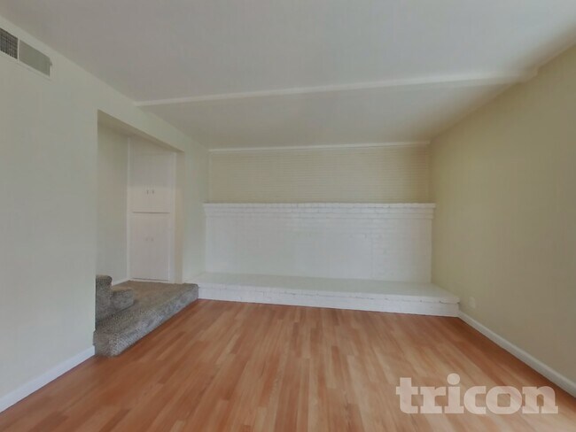 Building Photo - 1724 Hemlock St