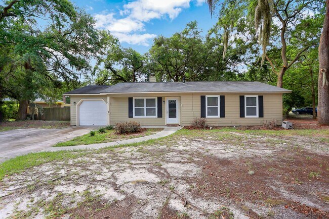 Building Photo - 3 bedroom 2 bath home in Village Green