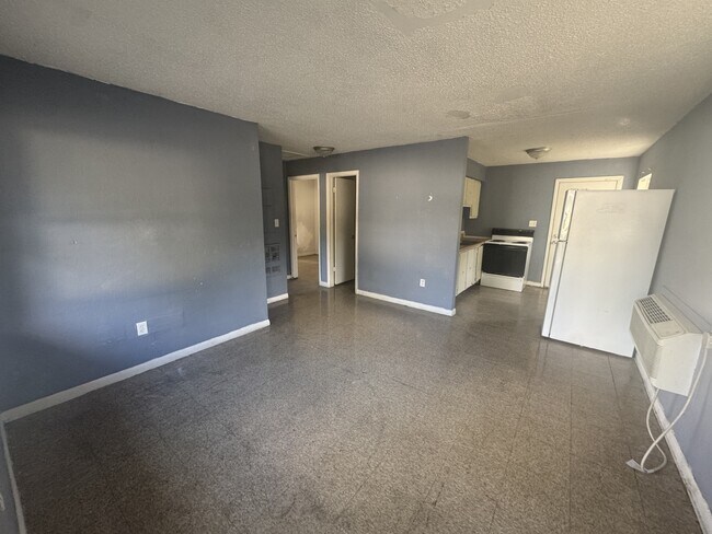 Building Photo - 402 Terry St