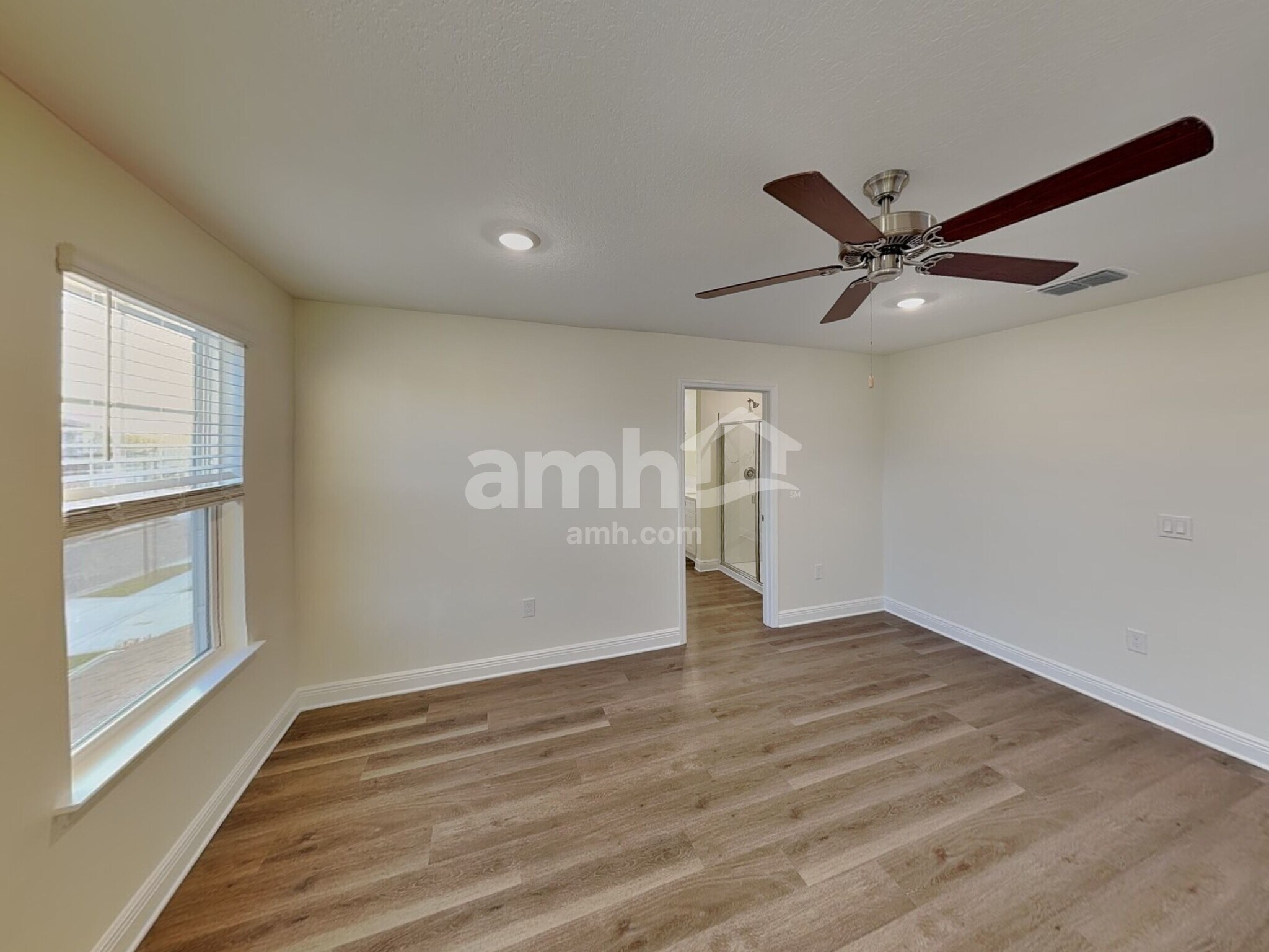 Building Photo - 5952 Sycamore Pl St