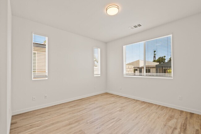 Building Photo - New Home in Gated Indian Palm Country Club