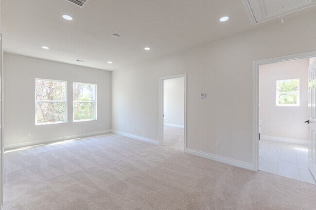 Building Photo - 6814 Champion Ln