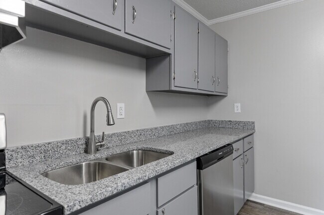 Building Photo - 105 P' Poole Ave #101: Red Bank 1Bed/1Bath Apartment w/ Laundry Units, Central AC, and Granite Co...