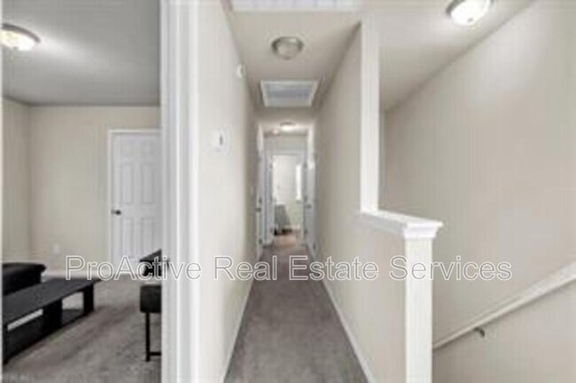 Building Photo - 223 N 7th St