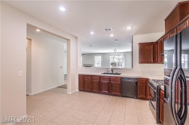 Building Photo - 2121 Silvereye Dr