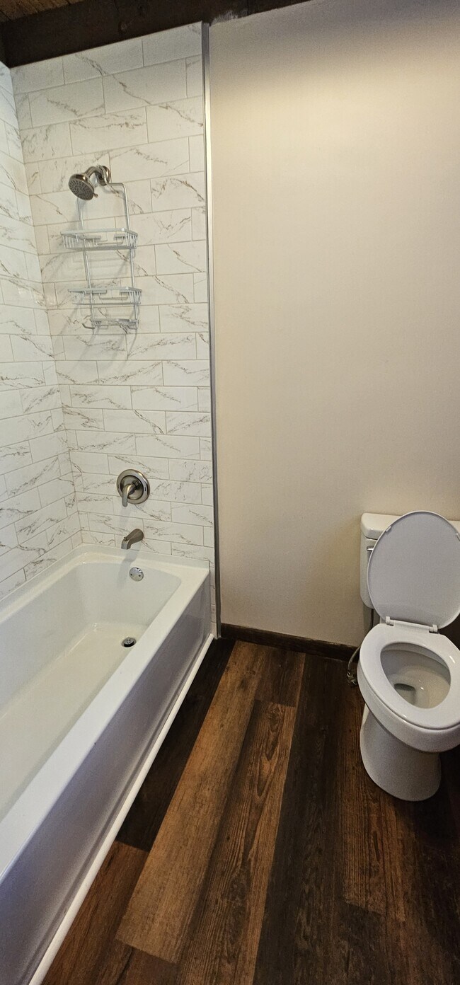 Building Photo - 7307 Rhodes Ln