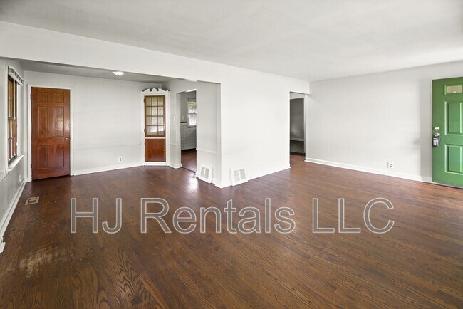 Building Photo - 10139 Cabot Dr