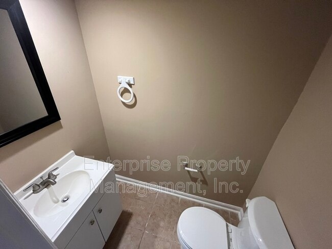 Building Photo - 3637 Haughton Ln