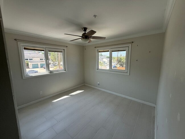 Building Photo - Modern 3 Bedroom, 2.5 Bath Two-Story Townh...