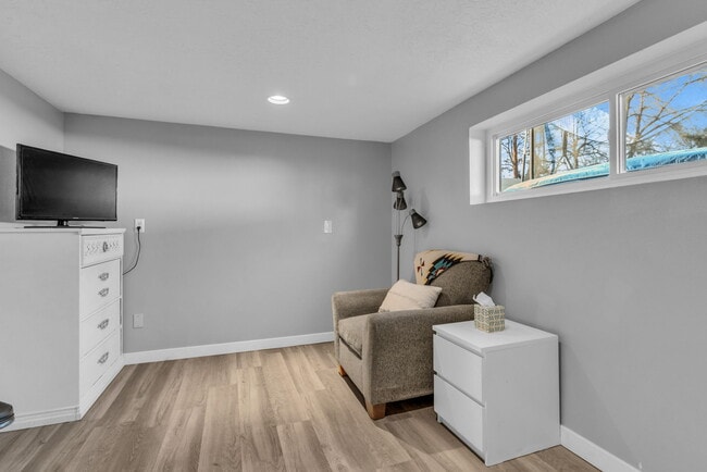 Building Photo - 1992 Afton Cir