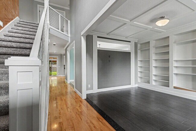 Building Photo - 1321 Chapman Hill Dr NW