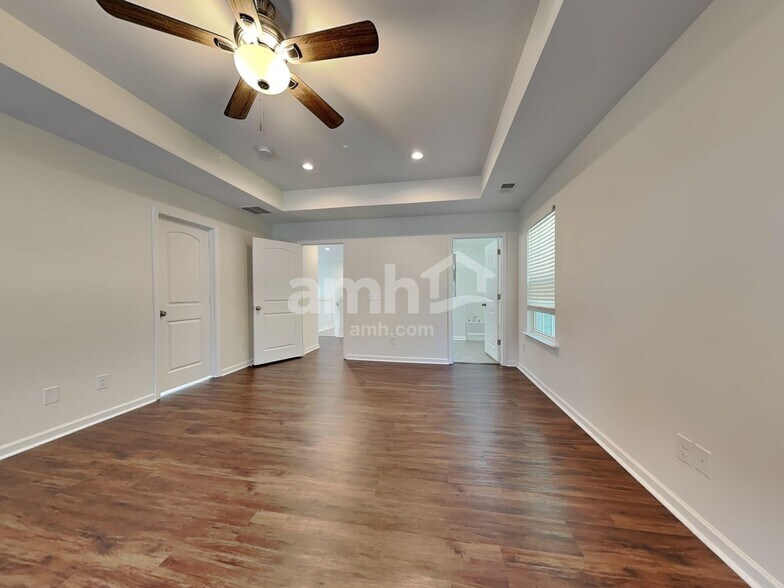 Building Photo - 95 Gentry Way