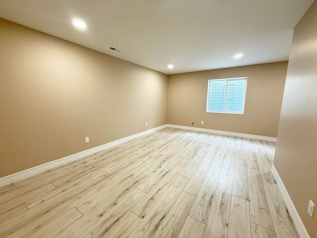Building Photo - 3109 W Laux Dr