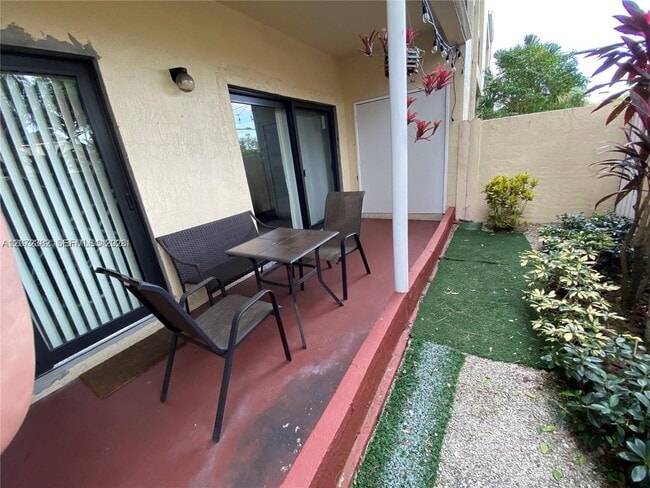 Building Photo - 8806 SW 130th Ct