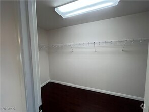Building Photo - 8154 Old Creek Ranch St
