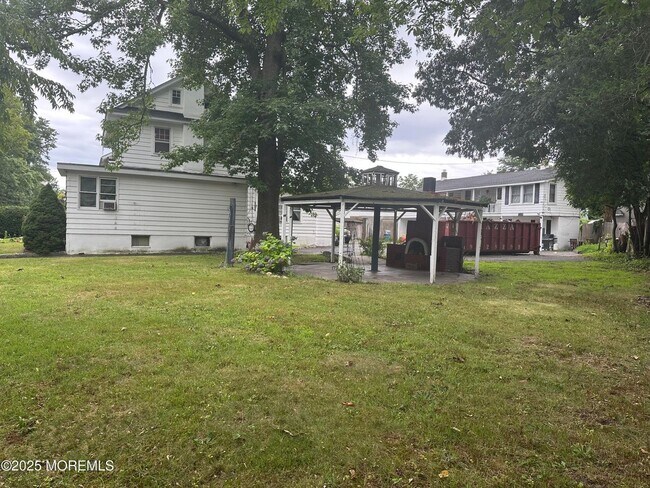 Building Photo - 1320 3rd Ave