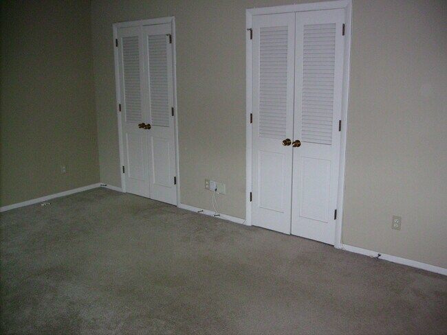 Building Photo - 5218 Malibu Dr