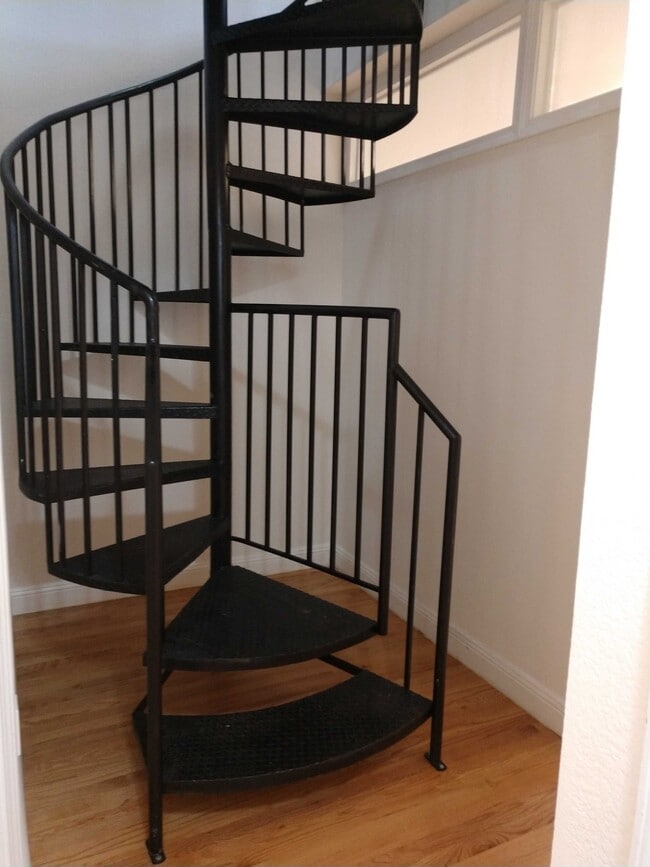 Building Photo - 1246 Bush St