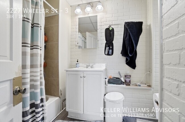 Building Photo - 2227 Wheeler St