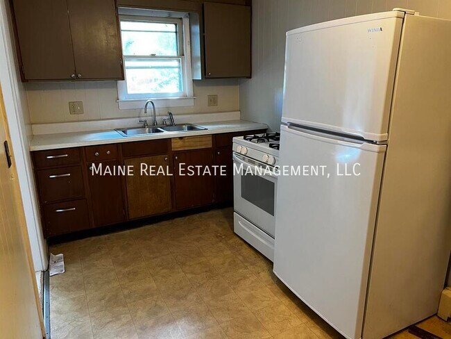 Primary Photo - 36 Sanford St