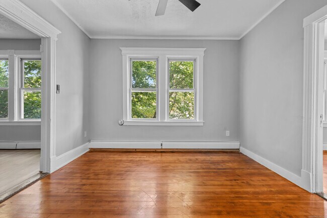 Building Photo - 202 Mather St