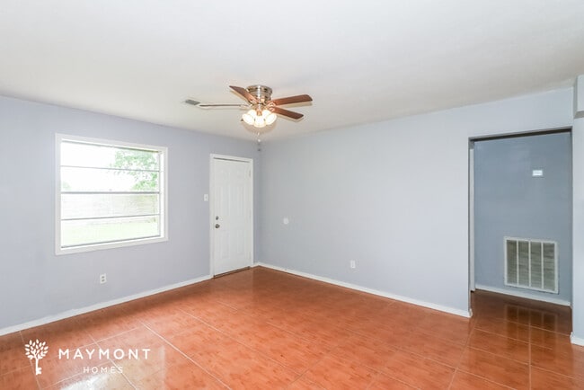 Building Photo - 7126 Kings Dr