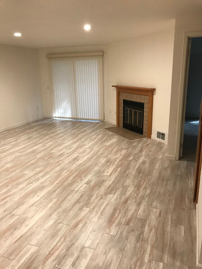 family room - 8218 126th Ave NE