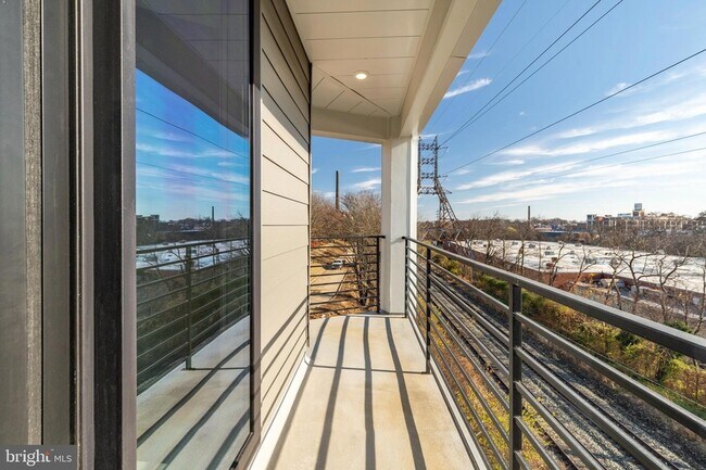 Building Photo - 3449 Scotts Ln