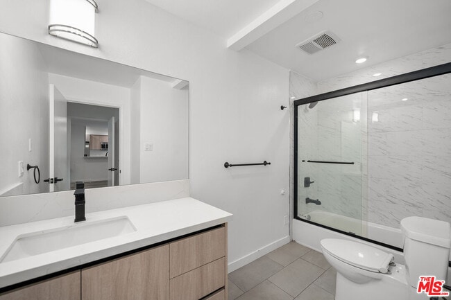 Building Photo - 1650 S Bentley Ave