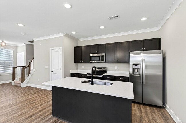 Building Photo - Charming Craftsman-Style 3-Bedroom Townhome in Garner!