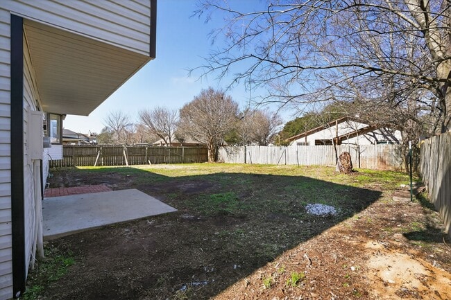 Building Photo - 5103 Devon Green Dr