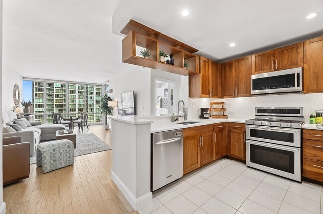 Building Photo - 20 Newport Pkwy