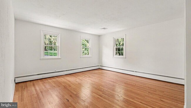 Building Photo - 31 Beacon Hill Ct