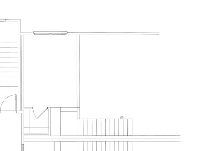 Building Photo - Beautiful, top floor apartment located in ...