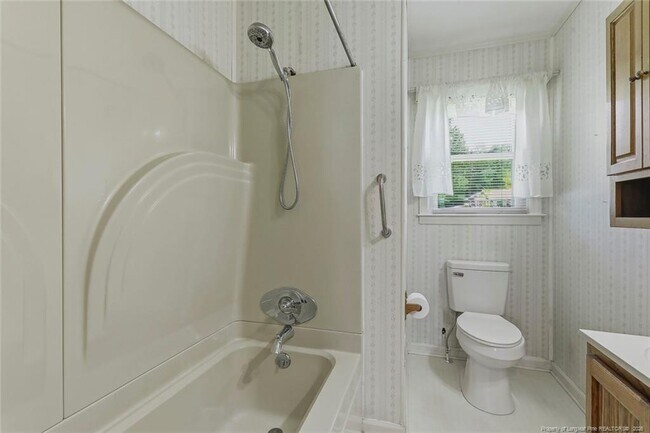 Building Photo - 2902 Cornell Dr