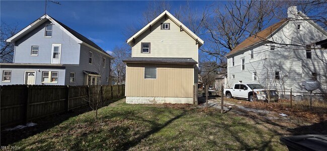 Building Photo - 1235 Bellows St