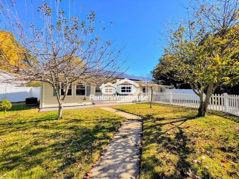 Primary Photo - 1001 Bowden Ave