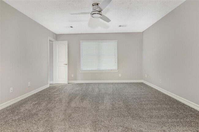 Building Photo - 2611 Desert Sage Dr