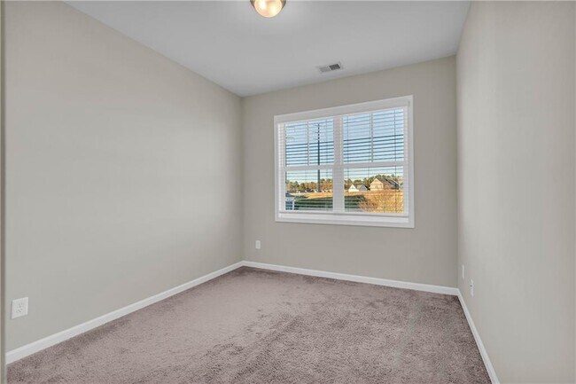 Building Photo - 1959 Hidden Hts