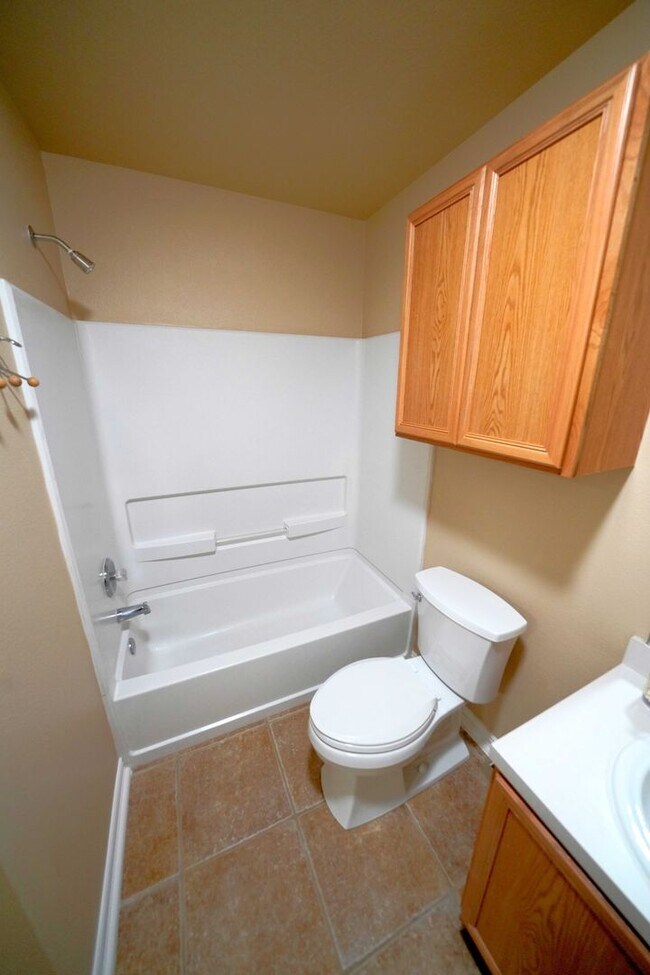 Building Photo - Immaculately upgraded and maintained home now available in Cibolo! Realtor Commission: $550