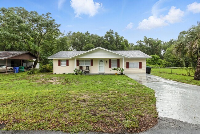 Building Photo - Spacious 4-Bedroom Home in Wildwood – Rece...