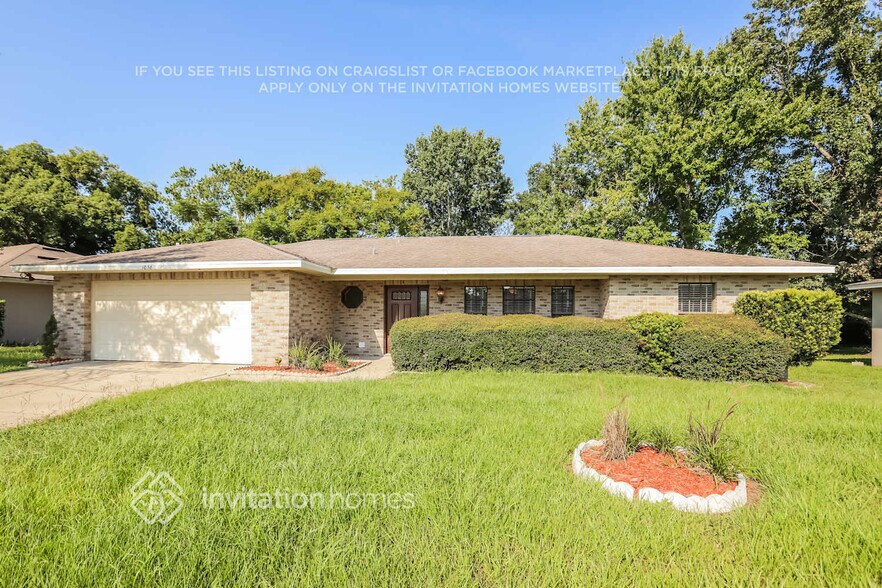 Building Photo - 1056 Galgano Ave