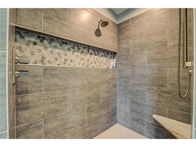 Building Photo - 2456 Hunter Dr