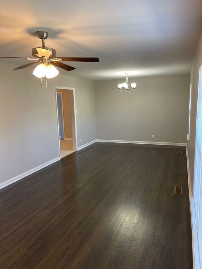 Building Photo - Renovated 1950's 3 Bedroom Home For Rent!