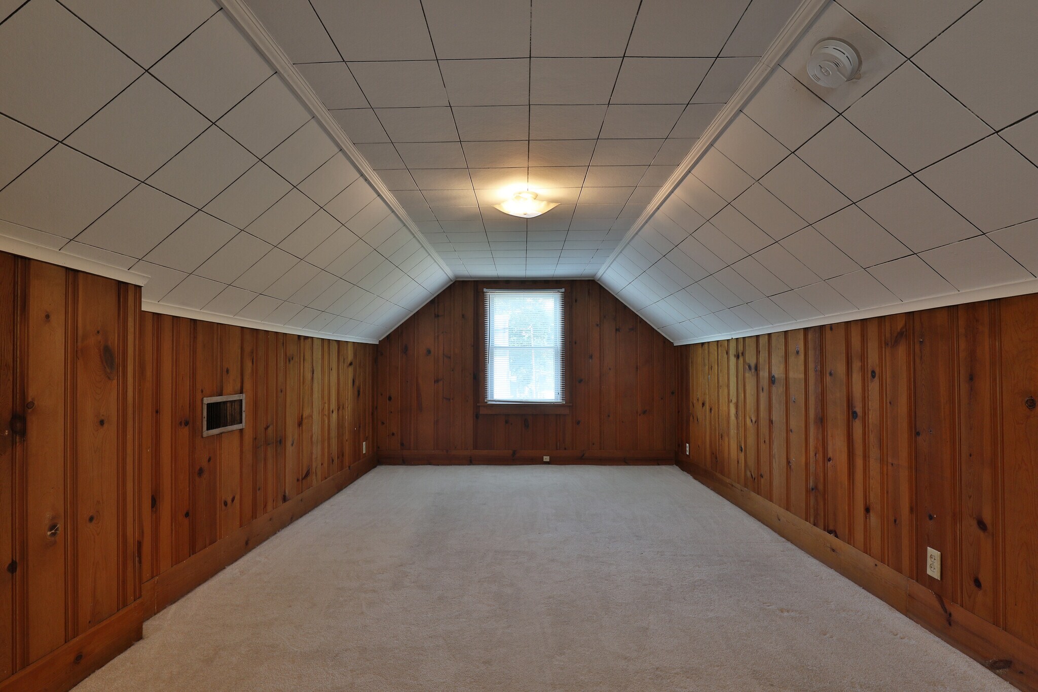 Building Photo - 5586 Emerson Ave