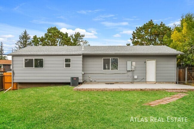 Building Photo - 4885 Artistic Cir