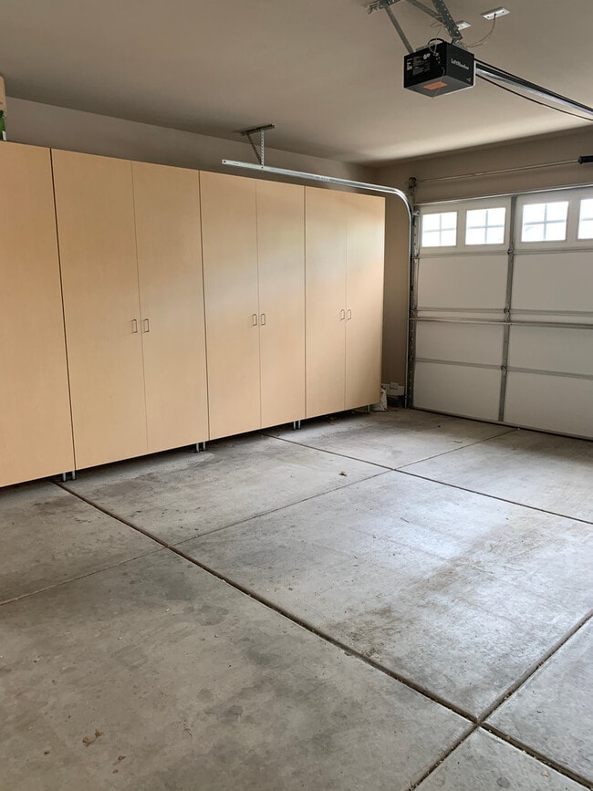 Building Photo - Coming soon! Large Open Floor Plan House i...