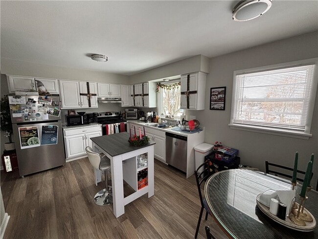 Building Photo - 5835 W Henrietta Rd