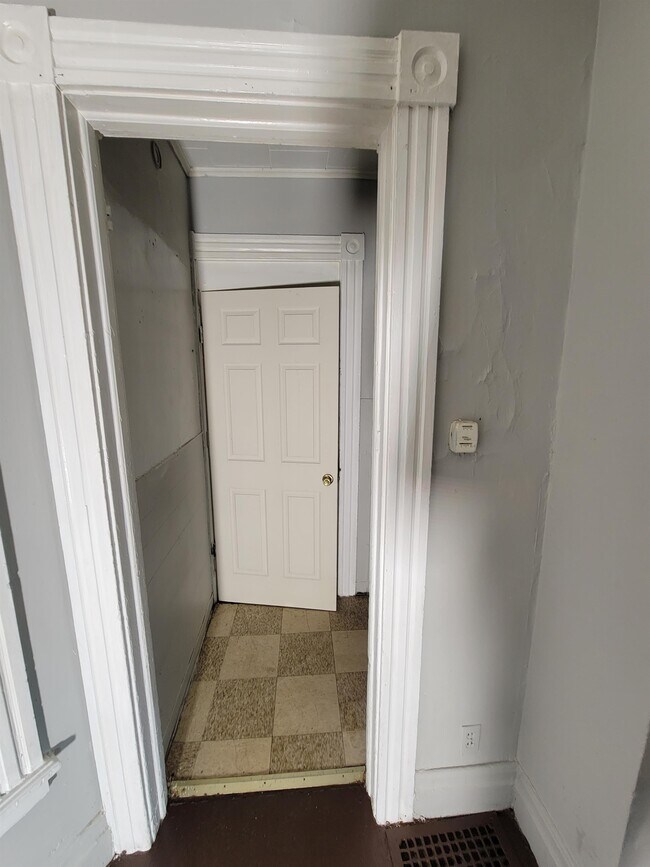 Building Photo - 31 Harris St