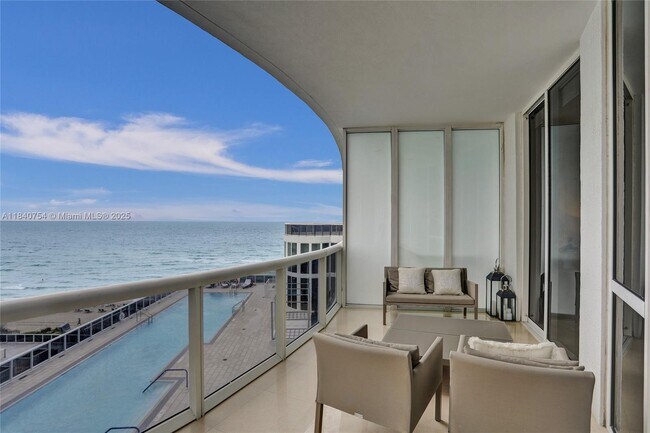 Building Photo - 15901 Collins Ave